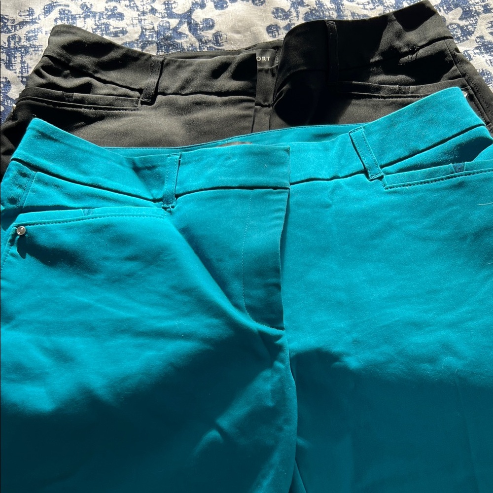 White House Black Market Women’s short. NWOT. Size 4, 5” length. Very stylish.